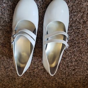Girls size 4 dress shoes